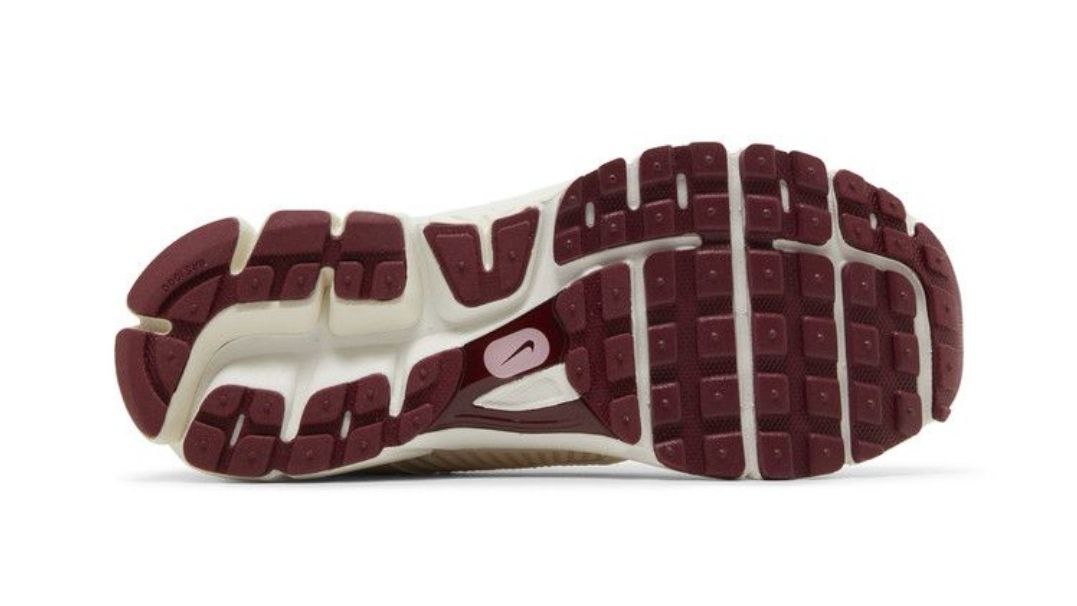 Nike Air Zoom Vomero 5 'Valentine's Day'
