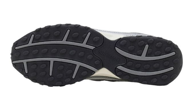 New Balance 204L 'Silver Metallic Black'