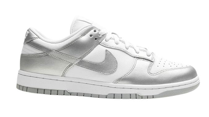Nike Dunk 'Metallic Silver'